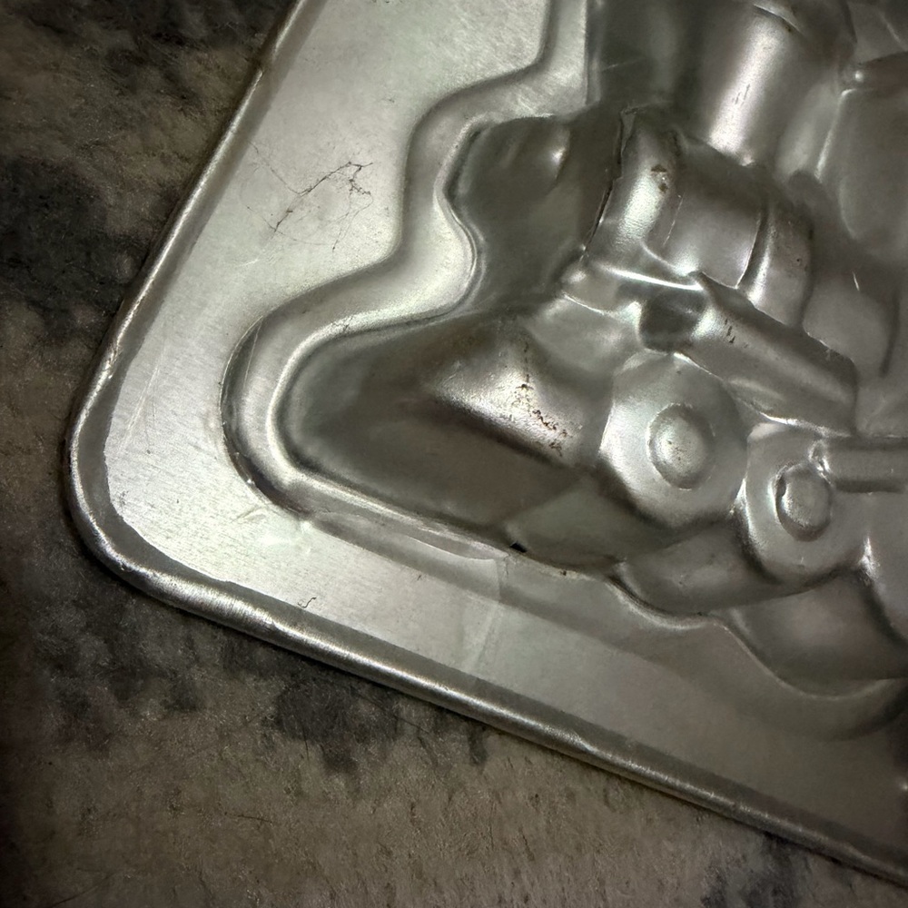 Wilton Train-Themed Cake Mold Set - Picture 4 of 5